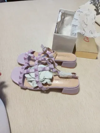 Sandalias Ciaodea Moradas Tachuelas