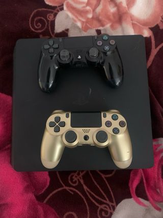 PS4 Slim Negra + 2 Mandos + 5 Juegos