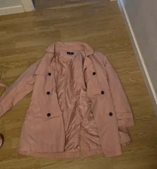 Gabardina rosa C&A talla 44