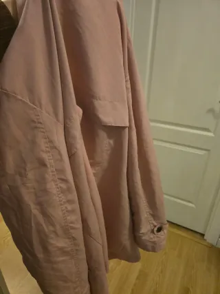 Gabardina rosa C&A talla 44