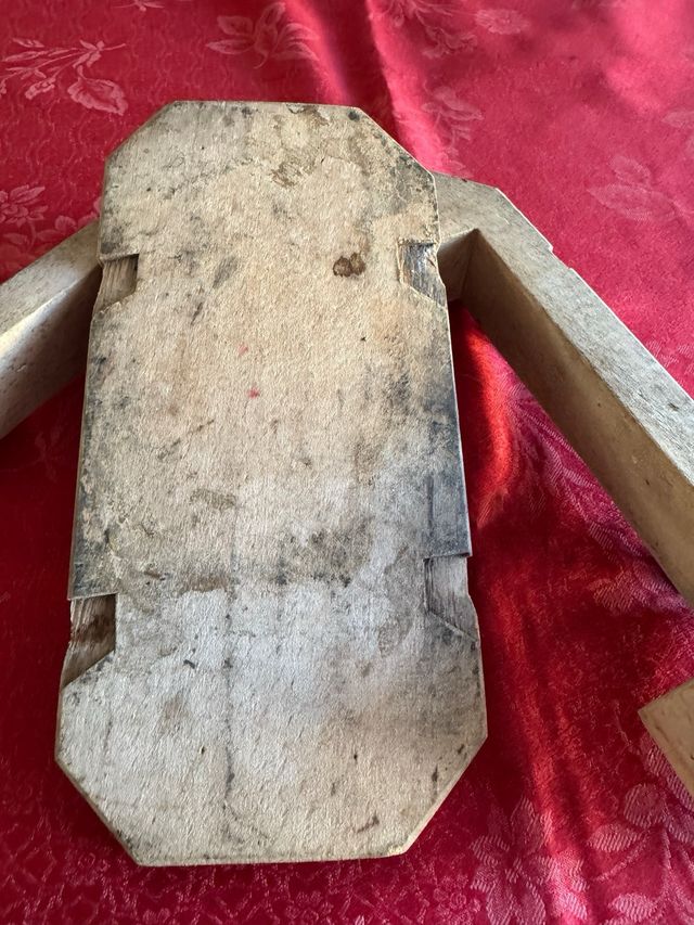 Vecchio stampo in legno per burro