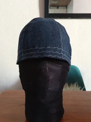 Gorro de soldador con calaveras