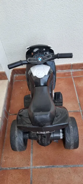 Moto eléctrica BMW infantil