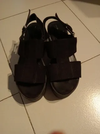 Sandalias negras con plataforma