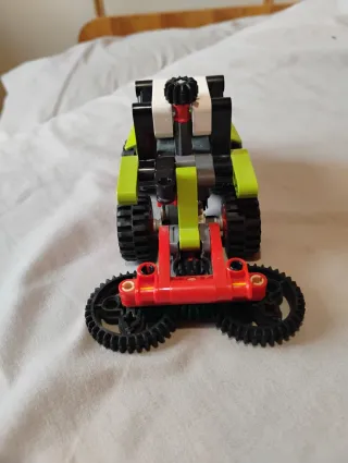 Lego Technic 42102 Mini Claas