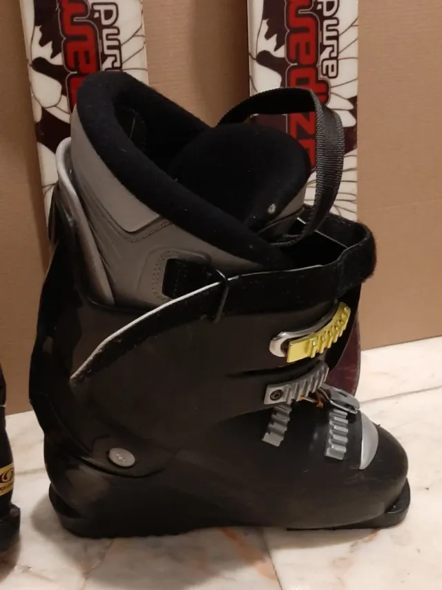 Botas y Esquís de Nieve