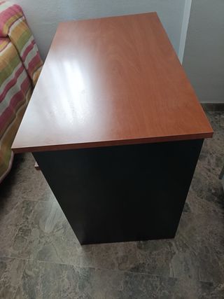 Mesa Ordenador Negra y Marrón