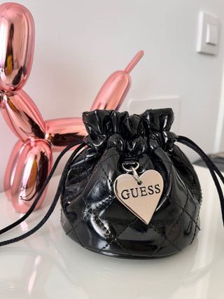 Reloj Guess Dorado con Cristales