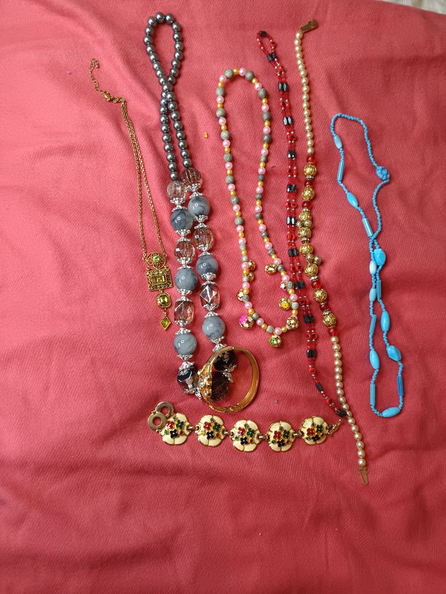 Lote Bisutería Collares y Pulsera..lot10