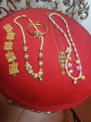 Lote Bisutería Collares y Pulsera..lot10