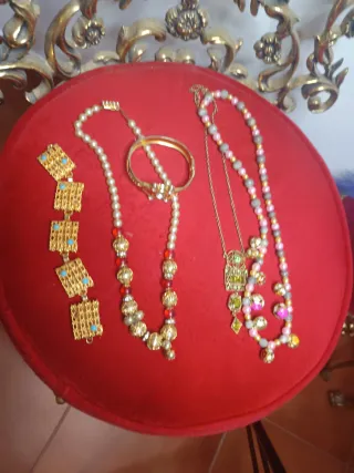 Lote Bisutería Collares y Pulsera..lot10