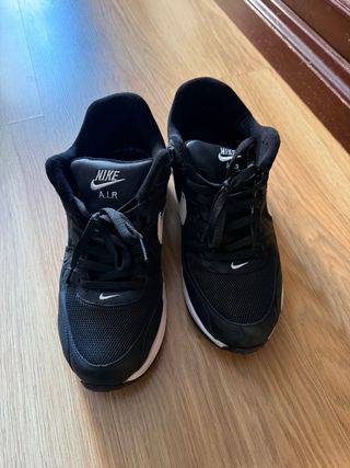 Zapatillas Nike Air Max Negras y Blancas