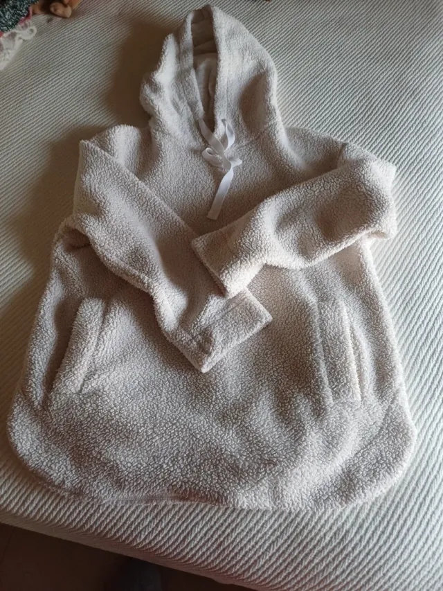 Sudadera beige peluche