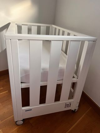 Cuna colecho blanca + colchón en perfecto estado