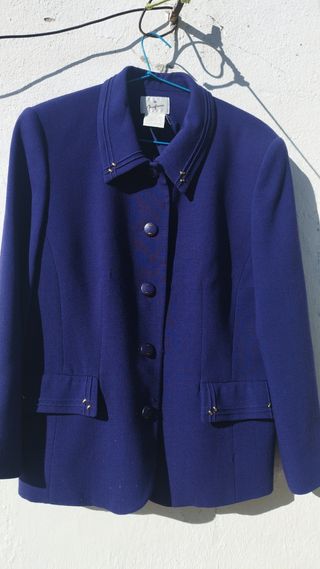 Traje de invierno azul falda y chaqueta