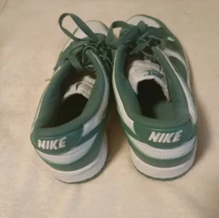 Zapatillas Nike Verdes y Blancas