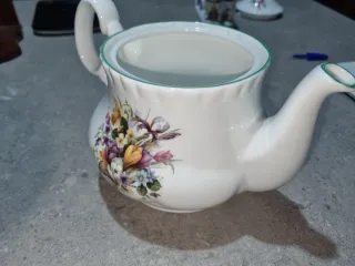 Teiera floreale in ceramica