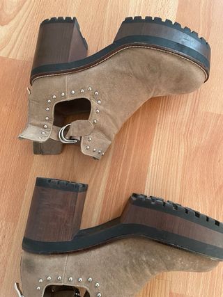 Botines Pull&Bear Beige con Tachuelas
