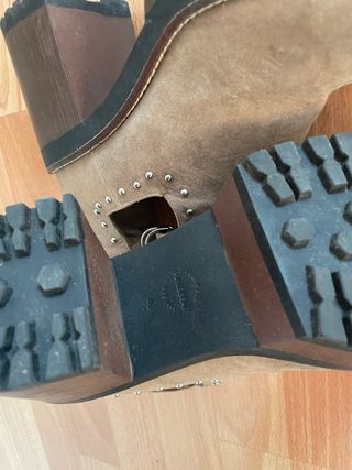 Botines Pull&Bear Beige con Tachuelas