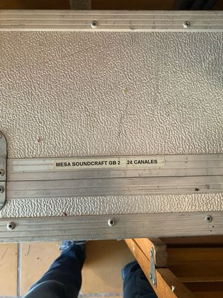 Mesa de mezclas Soundcraft Gb2 Profesional