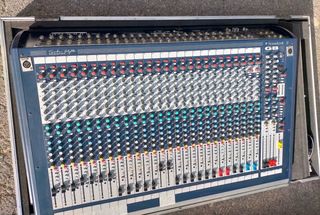 Mesa de mezclas Soundcraft Gb2 Profesional