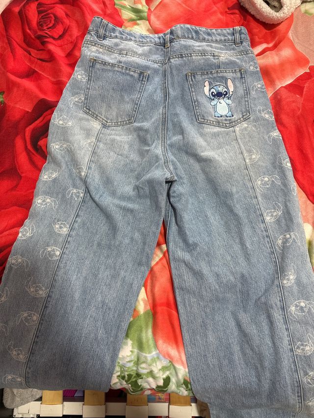Pantalón vaquero Disney con Stitch