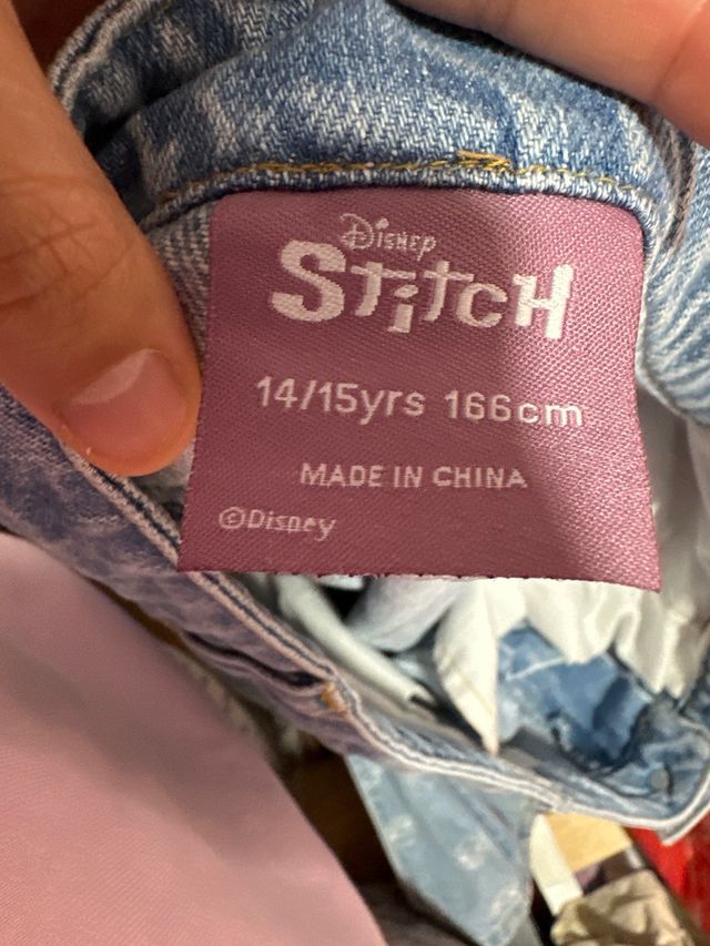 Pantalón vaquero Disney con Stitch