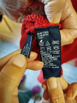 Jersey Tommy Hilfiger Rojo. Es talla XL de niño