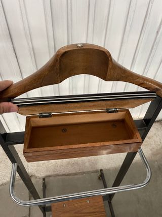 Perchero de pie metal y madera