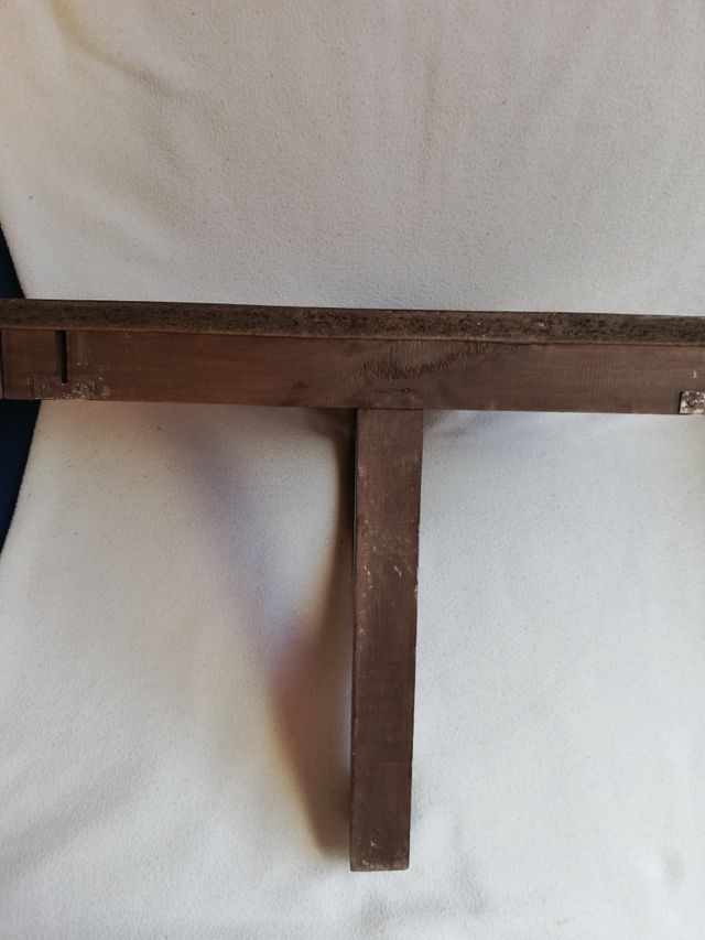 Mensula antigua de madera