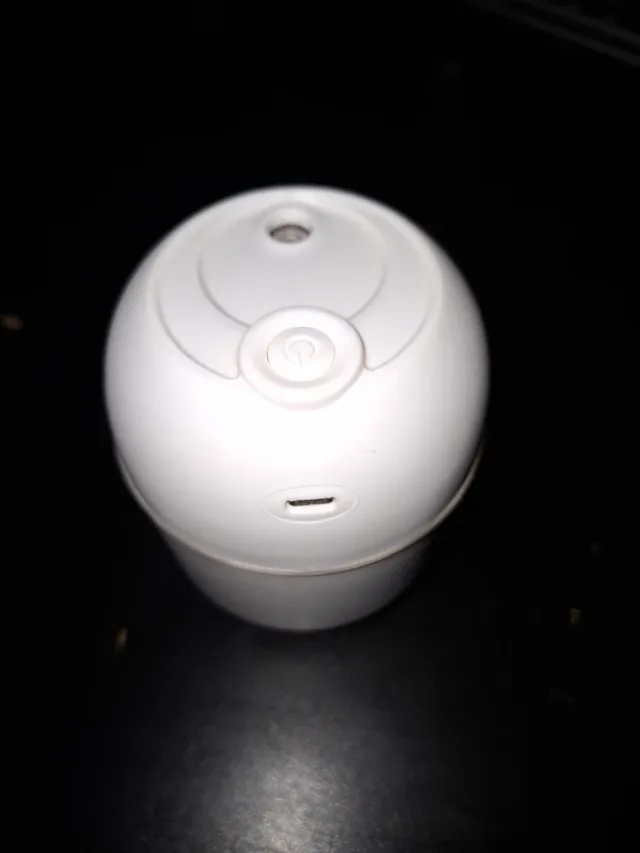 Humidificador y purificador de aire blanco