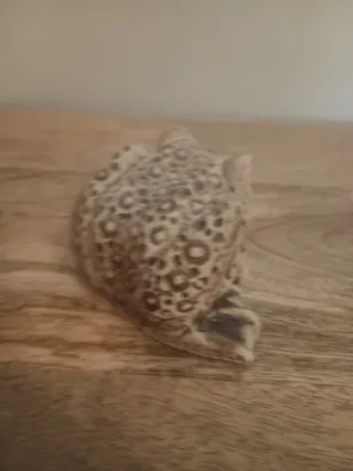 Rana decorativa de cerámica