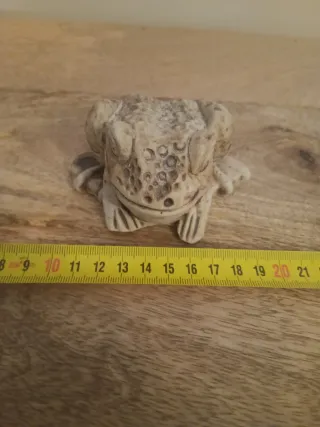 Rana decorativa de cerámica