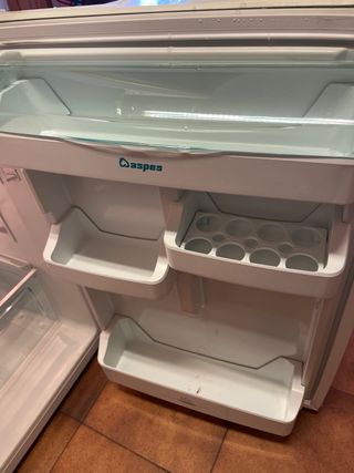 Nevera Aspes Blanca con congelador