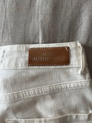 Pantalones pitillo blancos Mango