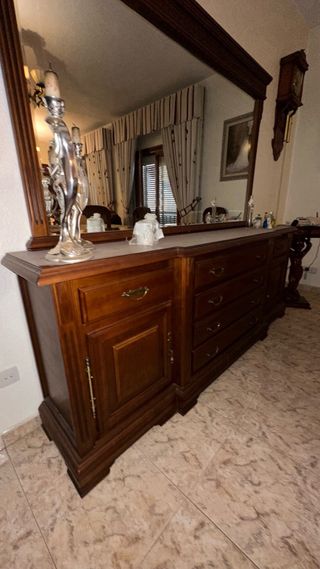 Mueble de salón madera con espejo