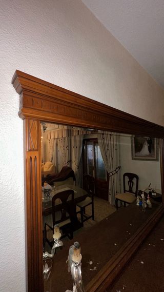 Mueble de salón madera con espejo