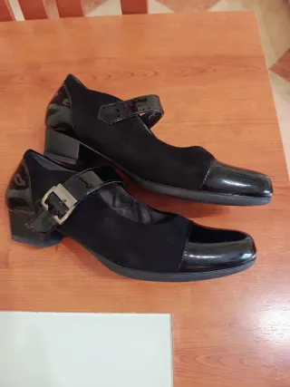Zapatos negros Mary Jane charol