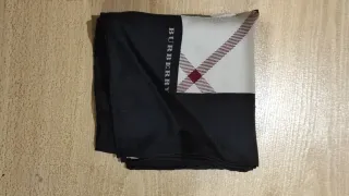 Pañuelo Seda Burberry Beige/Negro