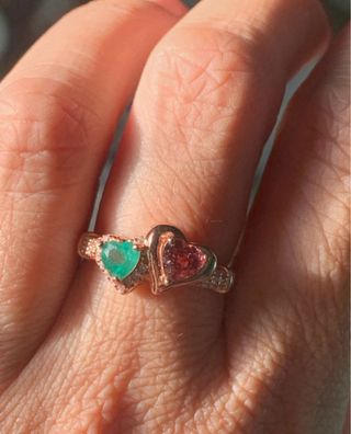 Anillo Plata Corazón Turmalina y Esmeralda