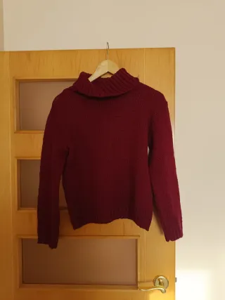 Jeans vaqueros rotos adolescentes y jerseys