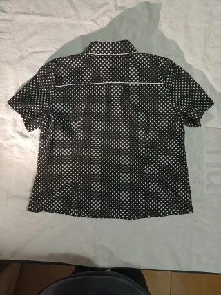 Blusa Pin-up Lunares Blanco y Negro