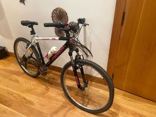 Bicicleta Merida MTB Blanca y Negra