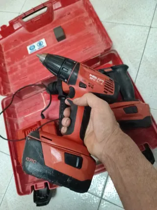 Hilti 22V Martillo y TALADRO ATORNILLADOR a Baterí