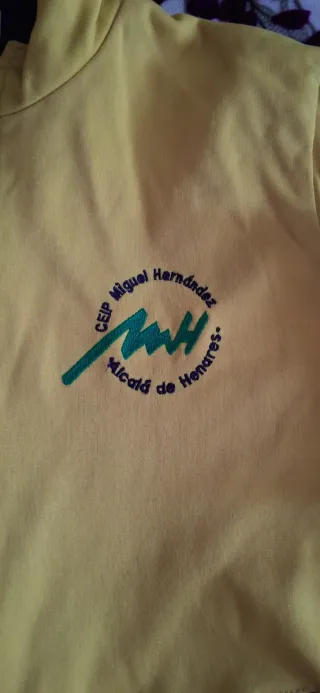 Sudadera amarilla niña