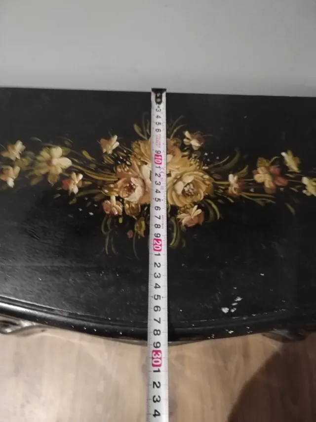 Aparador estilo Luis XV negro y dorado