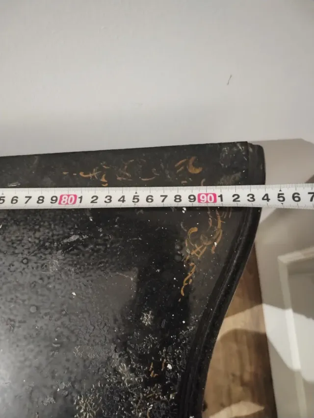 Aparador estilo Luis XV negro y dorado