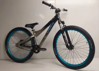 Bicicleta Dirt Specialized y regalo BH expert