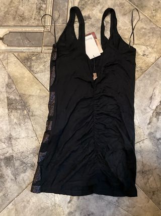 Camiseta Bershka negra con brillo