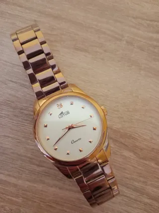 Reloj Lotus Dorado Mujer